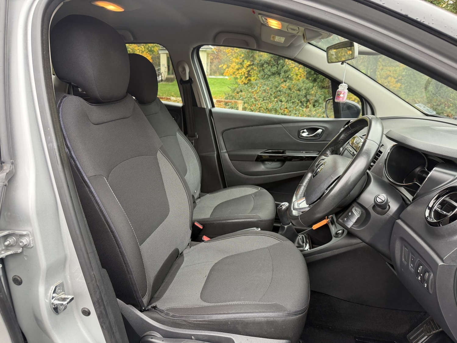 Used Renault Captur 2017 for sale - 76554029: Photo 38