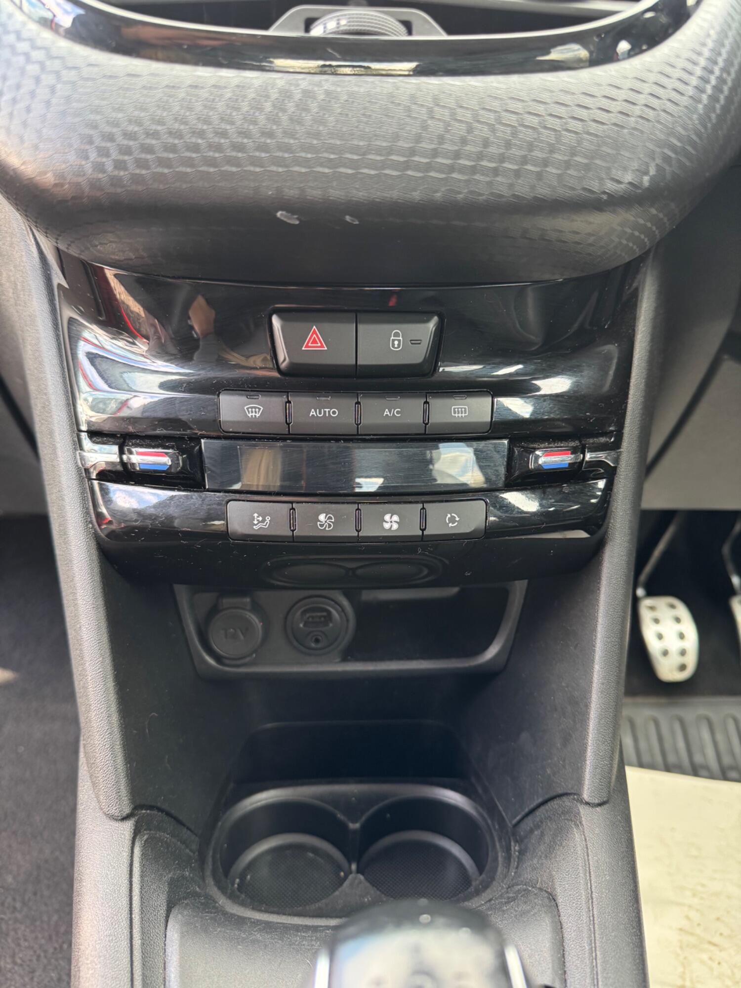 Used Peugeot 208 2018 for sale - 76449356: Photo 10