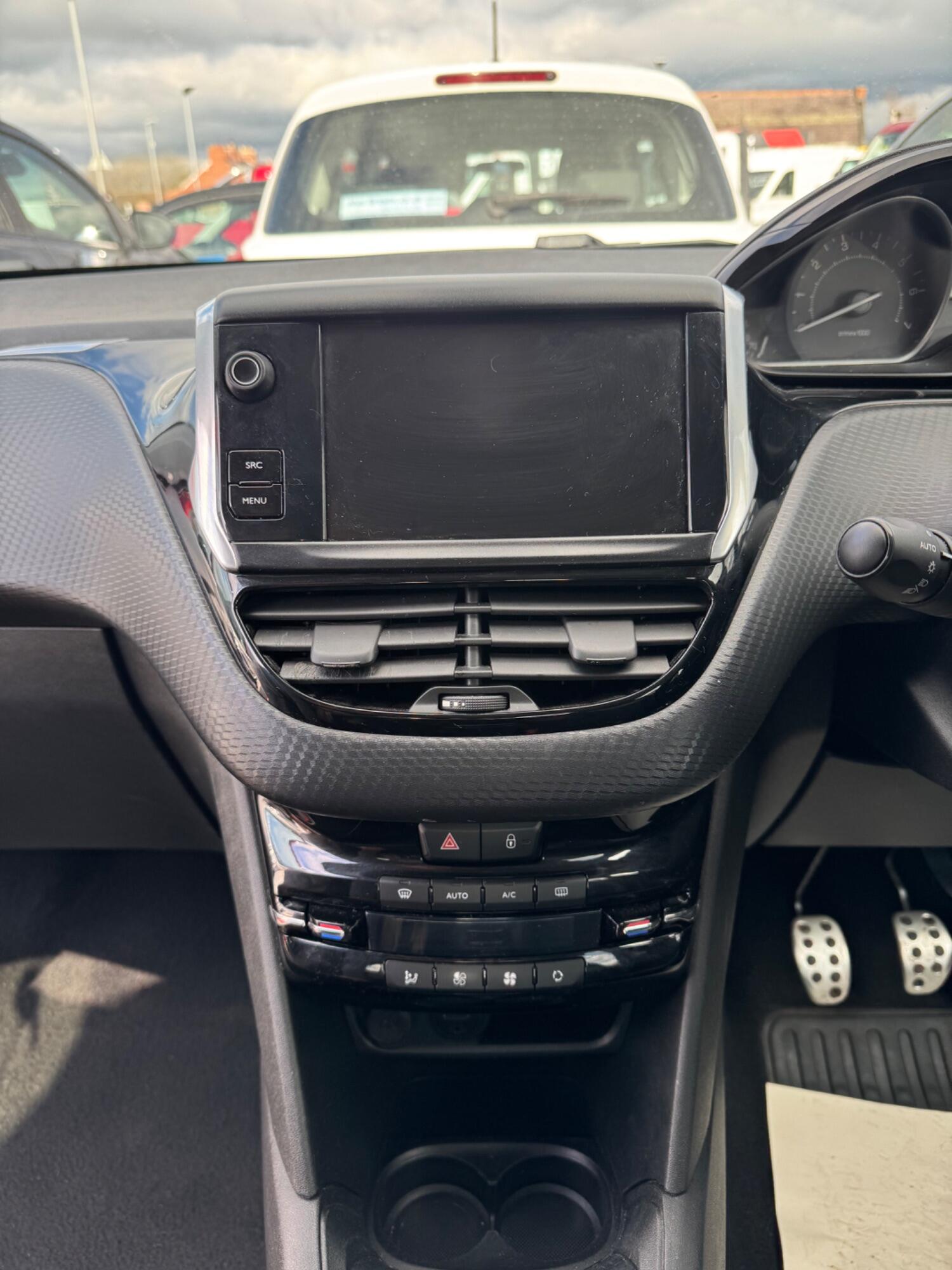 Used Peugeot 208 2018 for sale - 76449356: Photo 12