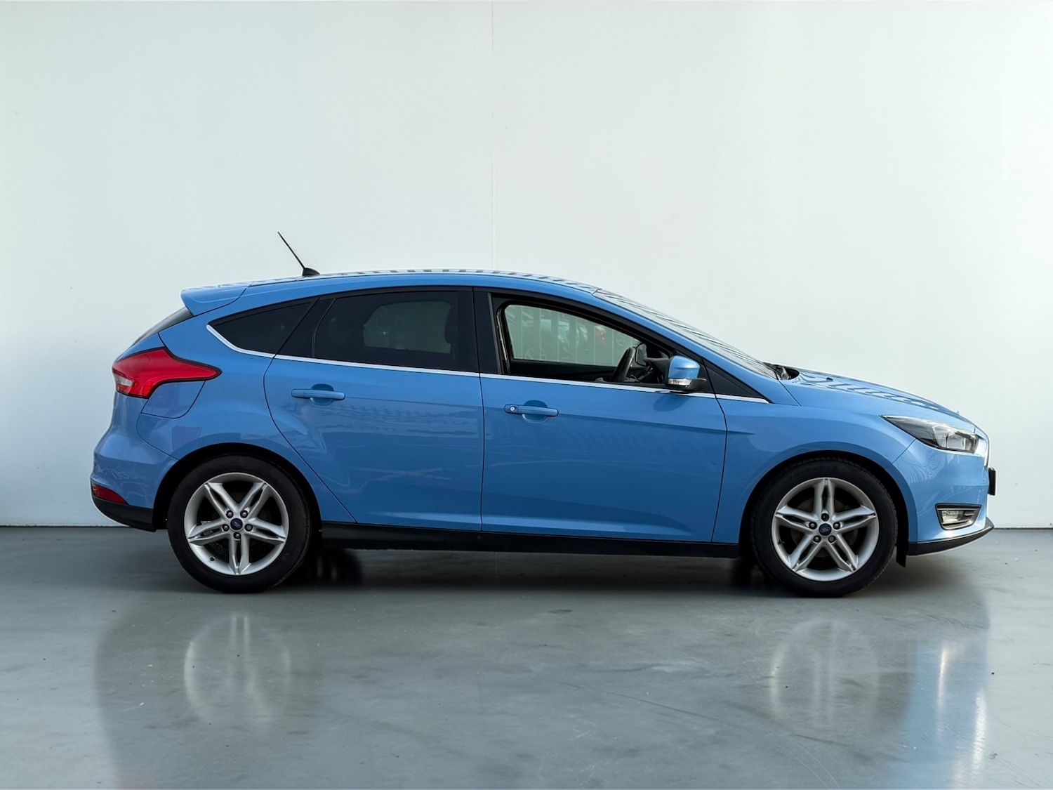 Used Ford Focus 2017 for sale - 77983707: Photo 5
