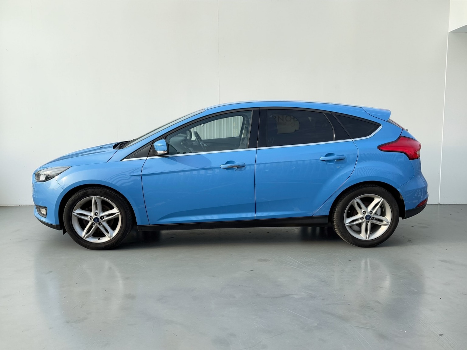 Used Ford Focus 2017 for sale - 77983707: Photo 9