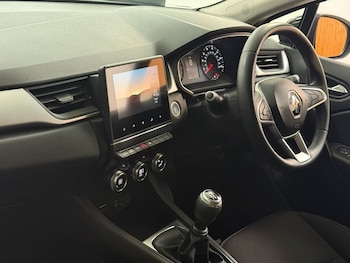 Used Renault Captur 2020 for sale - 79598924: Photo