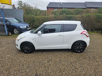 Used Suzuki Swift 2012 for sale - 77296607: Photo