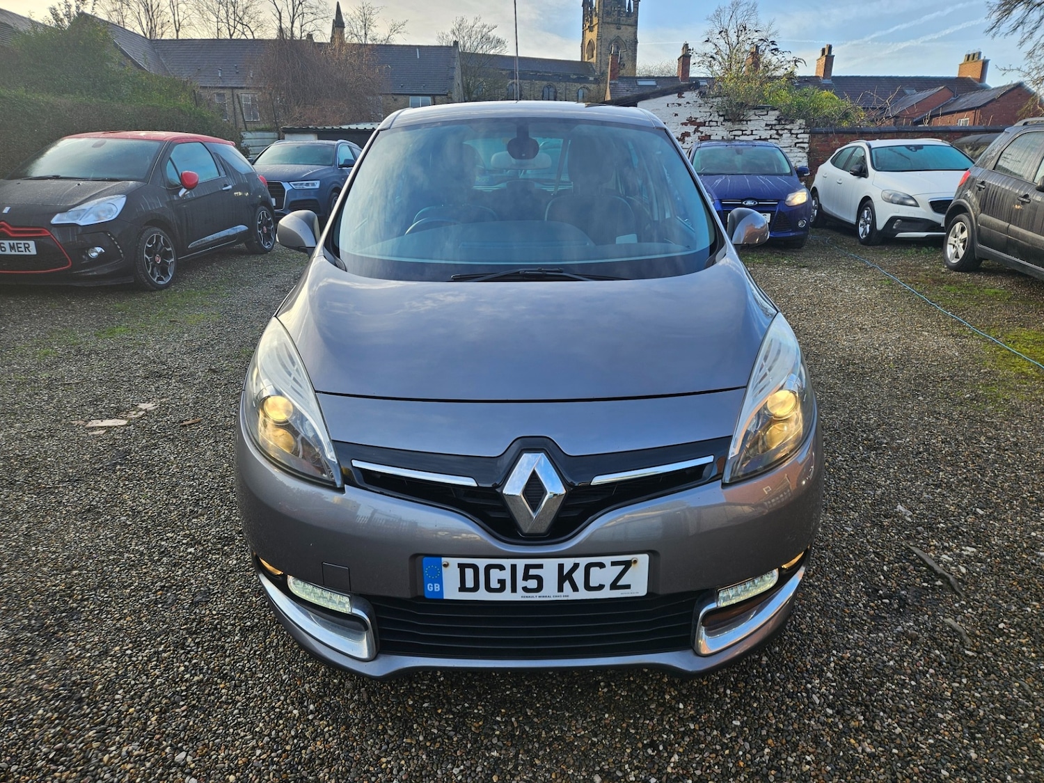 Used Renault Scenic 2015 for sale - 76908270: Photo 2