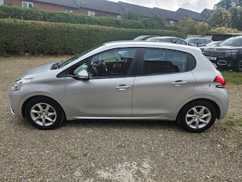 Used Peugeot 208 2016 for sale - 79605195: Photo