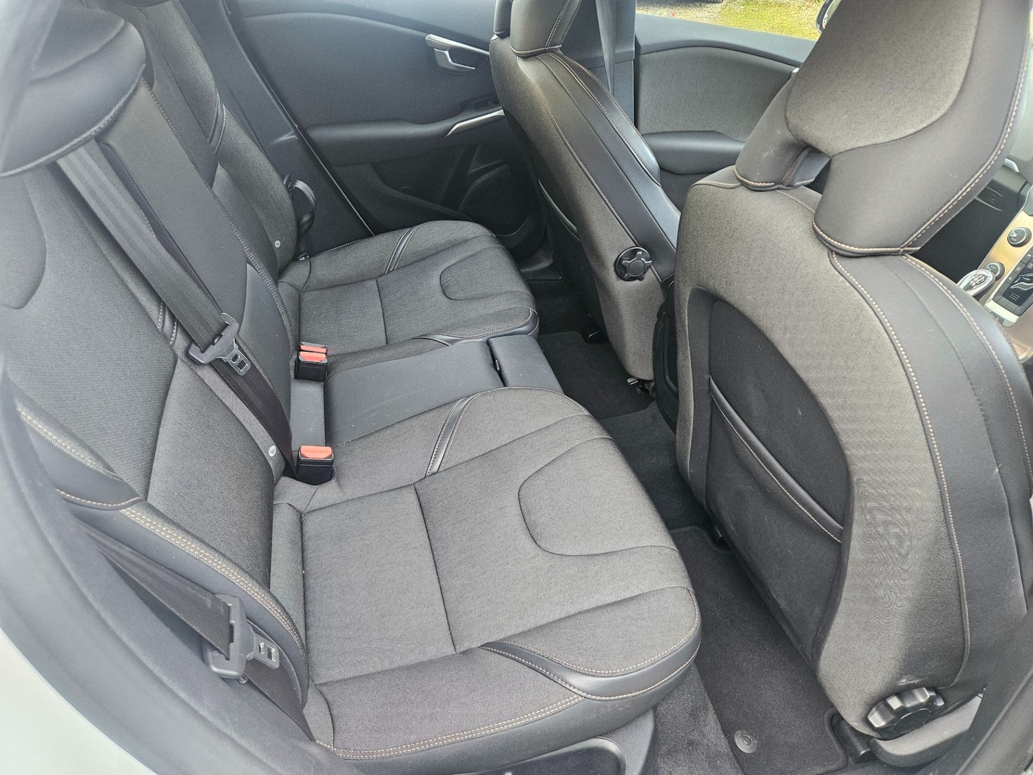 Used Volvo V40 2013 for sale - 76719939: Photo 10