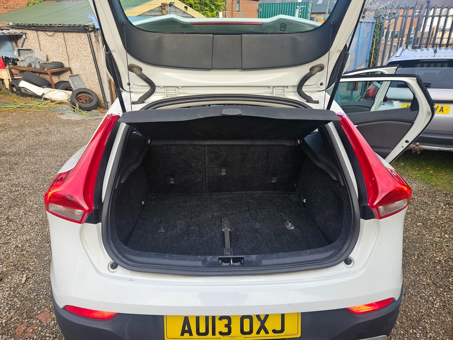 Used Volvo V40 2013 for sale - 76719939: Photo 11