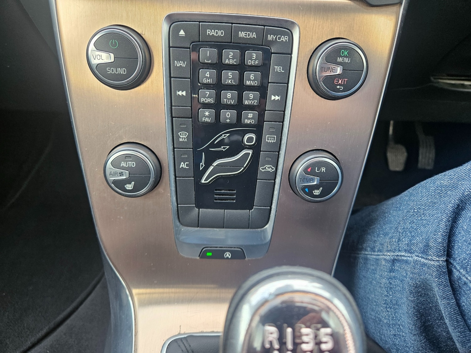 Used Volvo V40 2013 for sale - 76719939: Photo 17