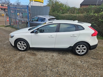Used Volvo V40 2013 for sale - 76719939: Photo
