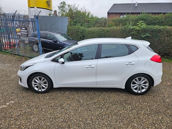 Used Kia Ceed 2018 for sale - 76464531: Photo