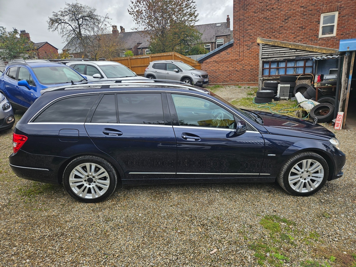 Used Mercedes-Benz C Class 2011 for sale - 76412218: Photo 8