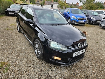 2017 (17) - 1.0 110 R-Line 5dr