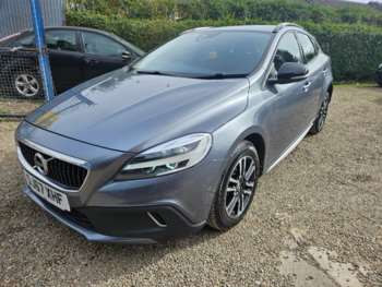 Used Volvo V40 2017 for sale - 74087173: Photo