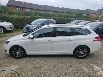 Used Peugeot 308 SW 2015 for sale - 76082885: Photo