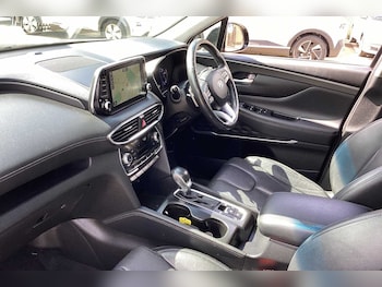 Used Hyundai Santa Fe 2018 for sale - 78656596: Photo