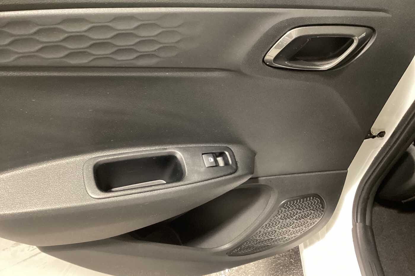 Used Hyundai i10 2023 for sale - 78108549: Photo 15