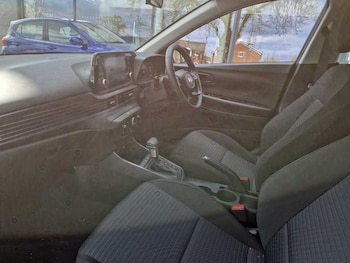 Used Hyundai i20 2023 for sale - 79611641: Photo
