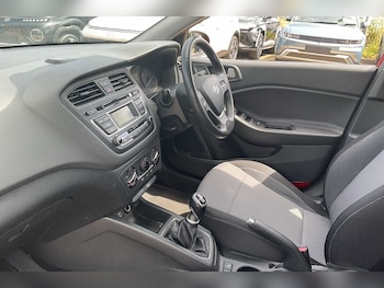 Used Hyundai i20 2018 for sale - 78778927: Photo