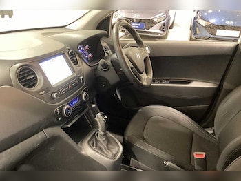 Used Hyundai i10 2017 for sale - 78108551: Photo