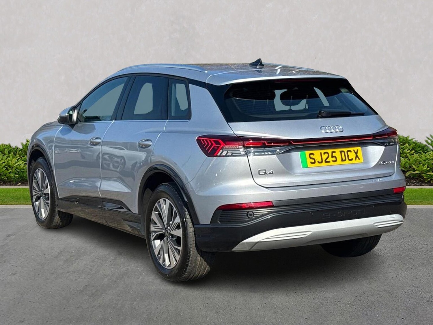 Used Audi Q4 e-tron 2025 for sale - 76157259: Photo 2