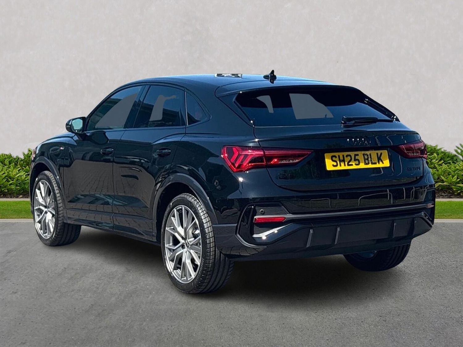 Used Audi Q3 2025 for sale - 76741077: Photo 2