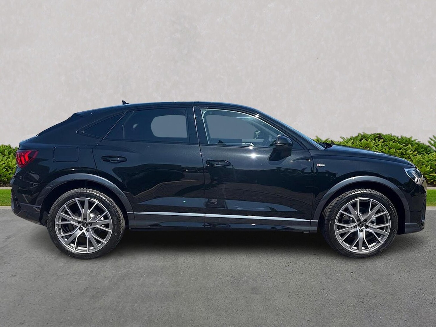 Used Audi Q3 2025 for sale - 76741077: Photo 3