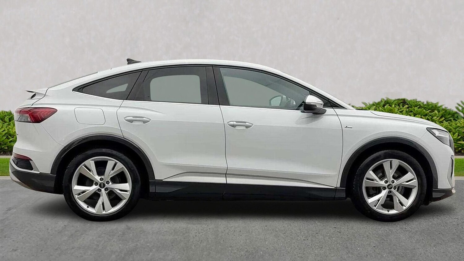 Used Audi Q4 e-tron 2023 for sale - 78192905: Photo 5