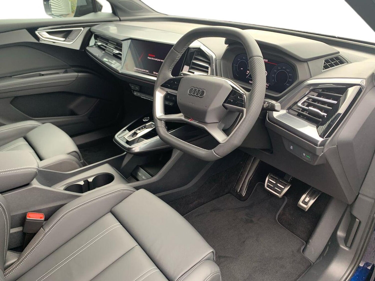 Used Audi Q4 e-tron 2025 for sale - 77488988: Photo 15