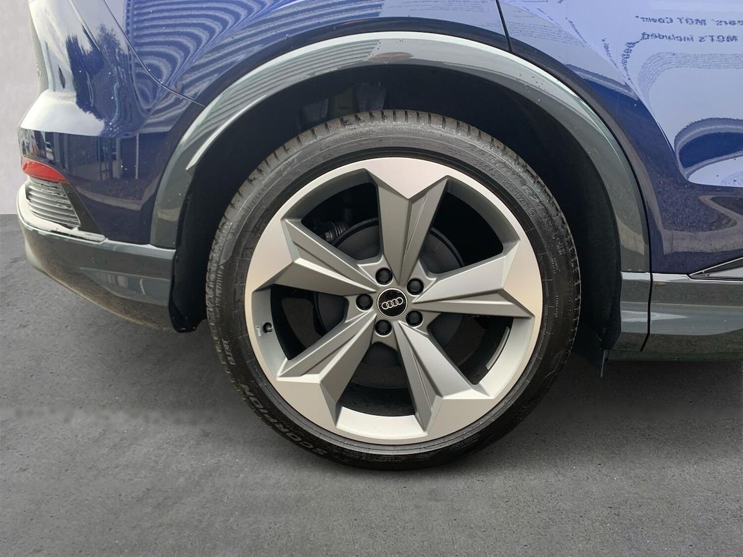 Used Audi Q4 e-tron 2025 for sale - 77488988: Photo 6