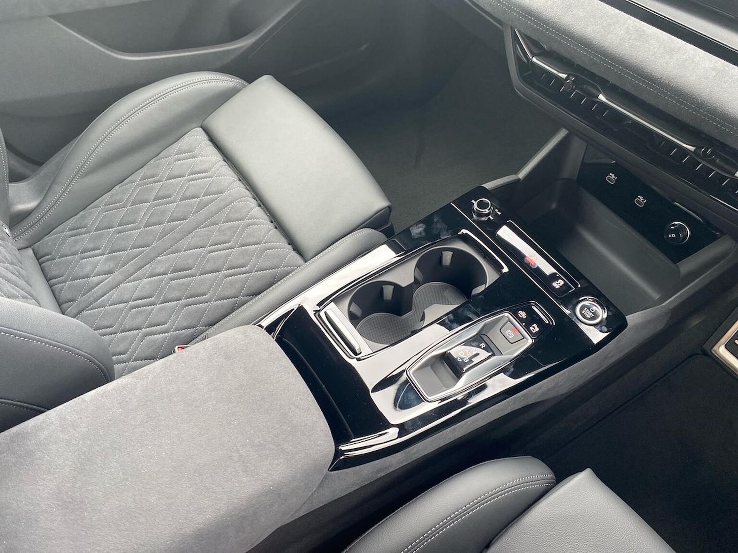 Used Audi Q6 e-tron 2025 for sale - 76525821: Photo 13