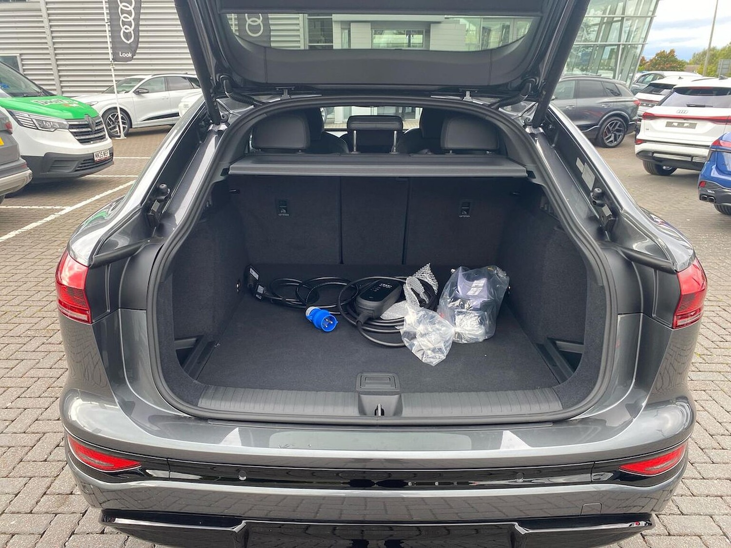 Used Audi Q6 e-tron 2025 for sale - 76525821: Photo 17