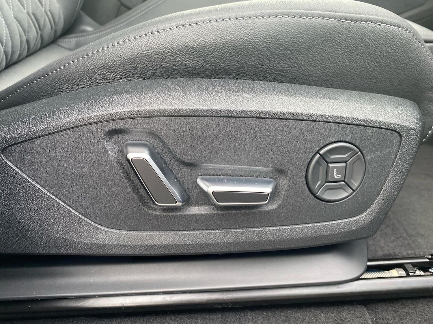 Used Audi Q6 e-tron 2025 for sale - 76525821: Photo 30