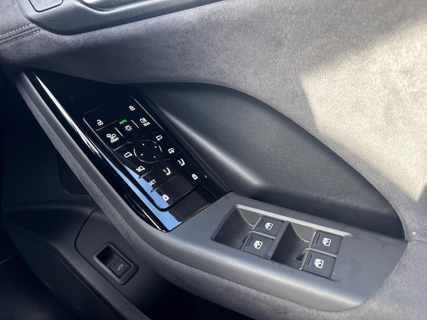 Used Audi Q6 e-tron 2025 for sale - 78192882: Photo 23