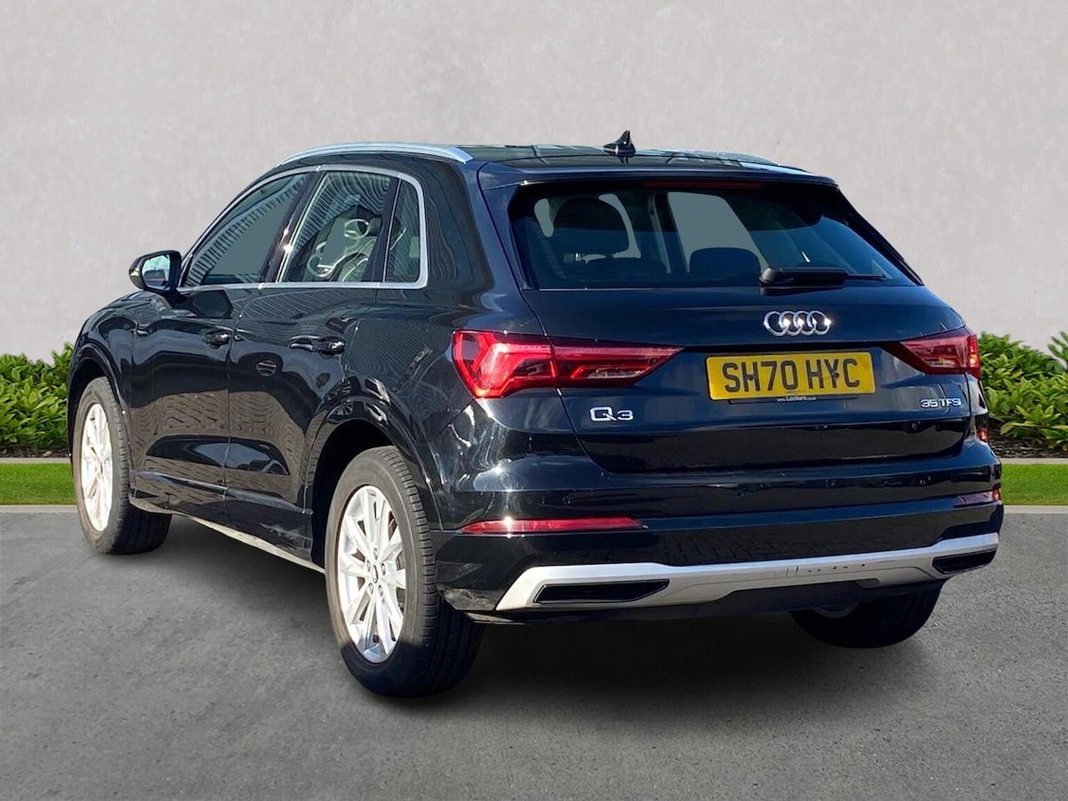 Used Audi Q3 2021 for sale - 76741151: Photo 2