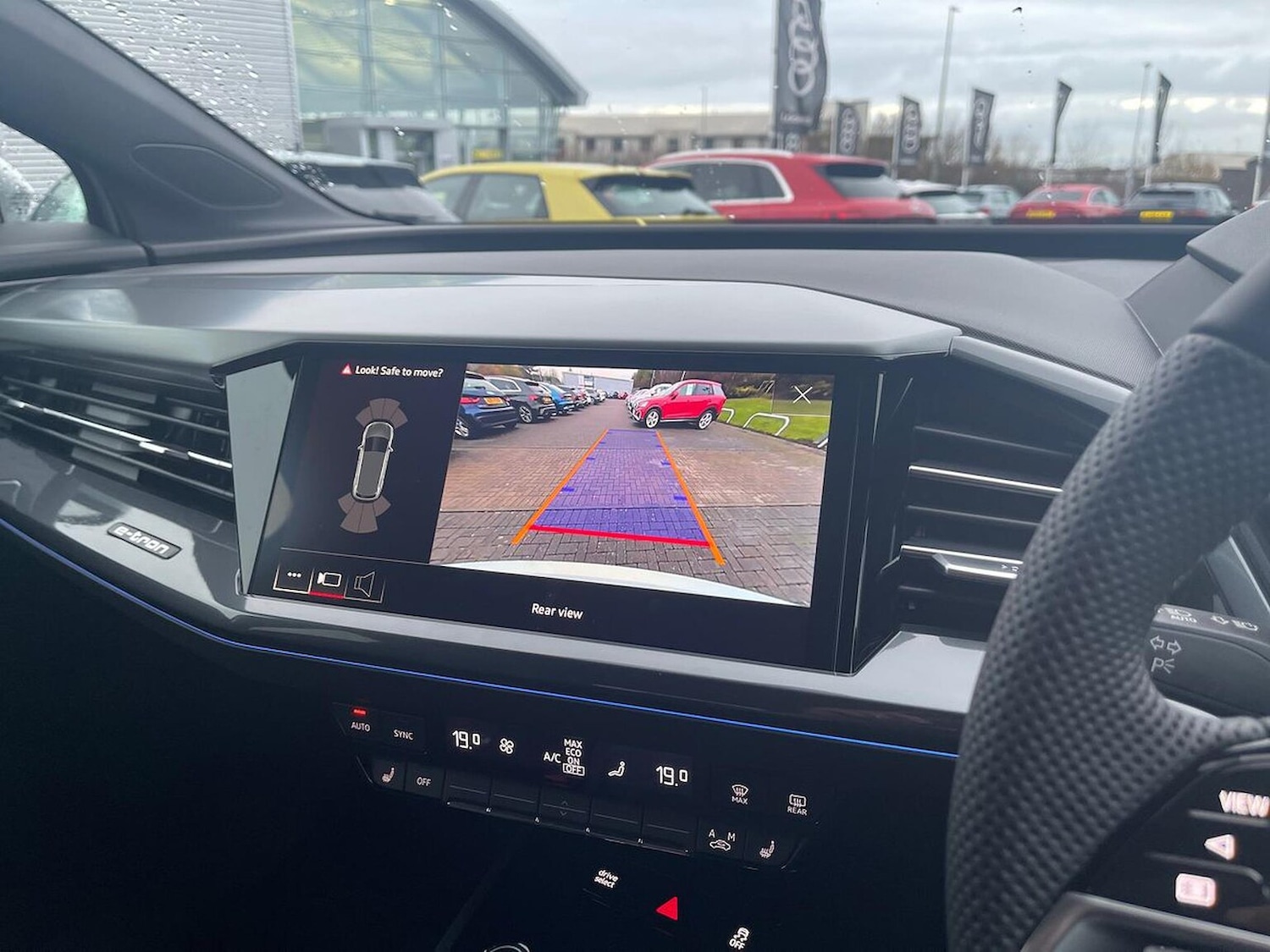 Used Audi Q4 e-tron 2025 for sale - 78192874: Photo 25