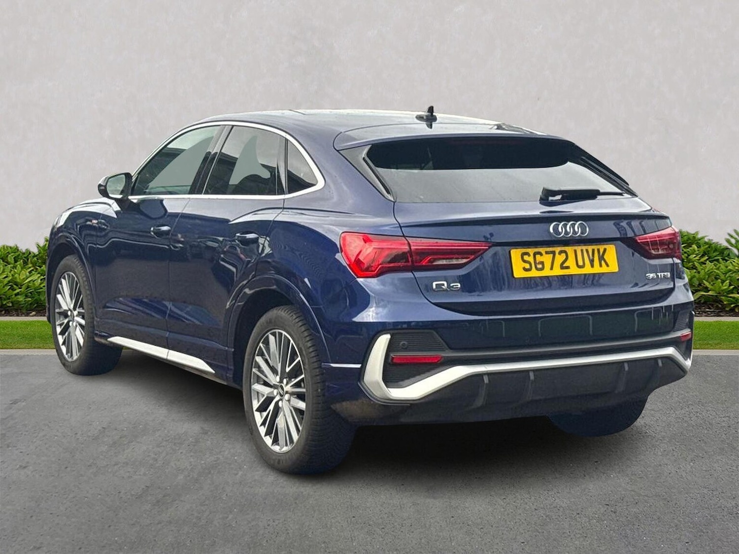 Used Audi Q3 2023 for sale - 76450524: Photo 3