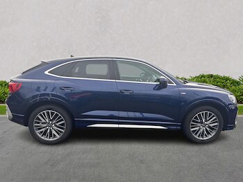 Used Audi Q3 2023 for sale - 76450524: Photo