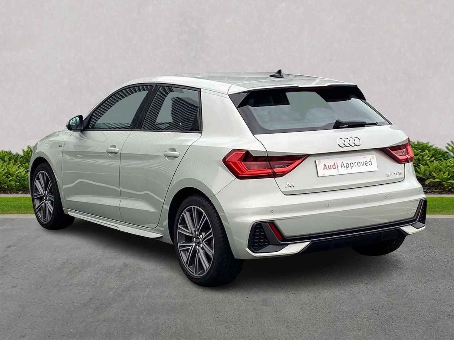 Used Audi A1 2023 for sale - 76319602: Photo 2