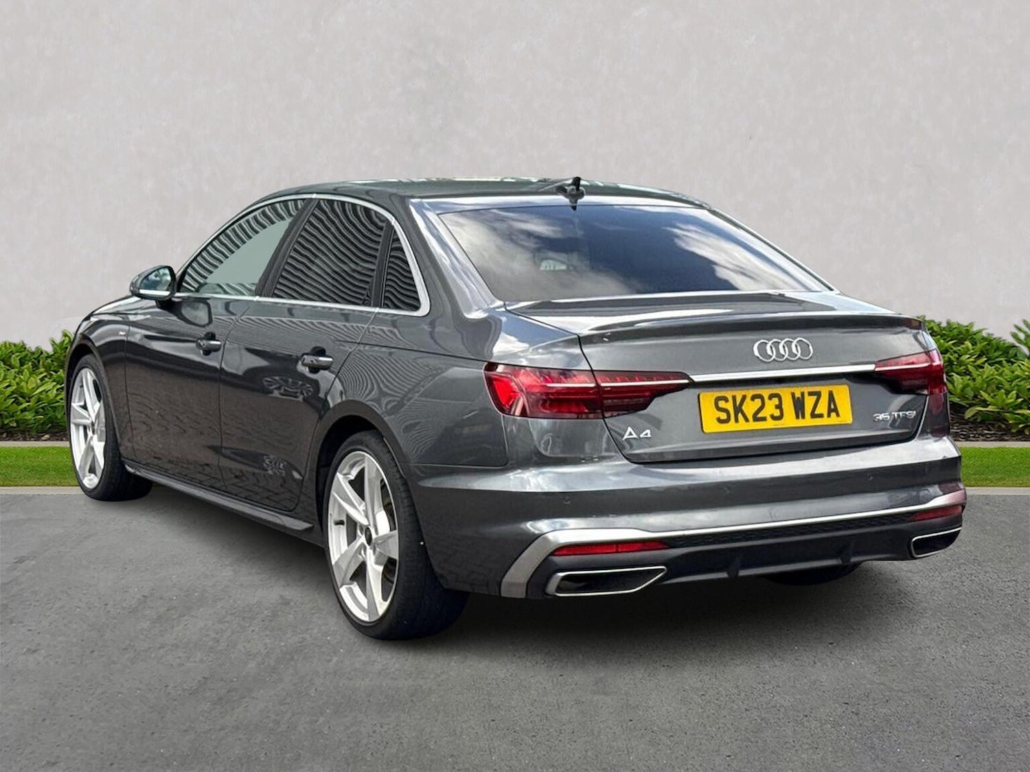 Used Audi A4 2023 for sale - 76449634: Photo 2