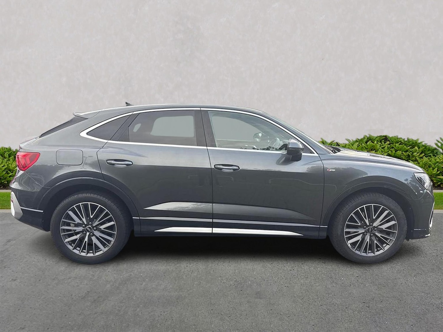 Used Audi Q3 2020 for sale - 76477288: Photo 3