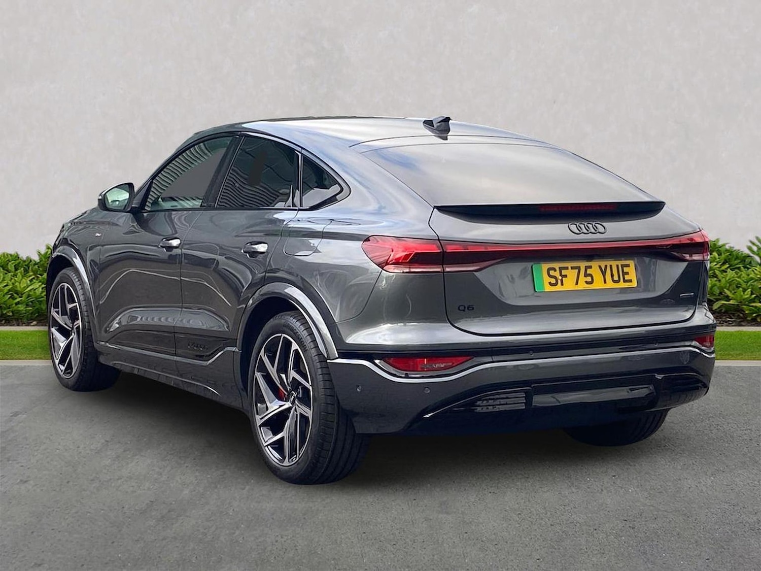 Used Audi Q6 e-tron 2025 for sale - 77488982: Photo 2