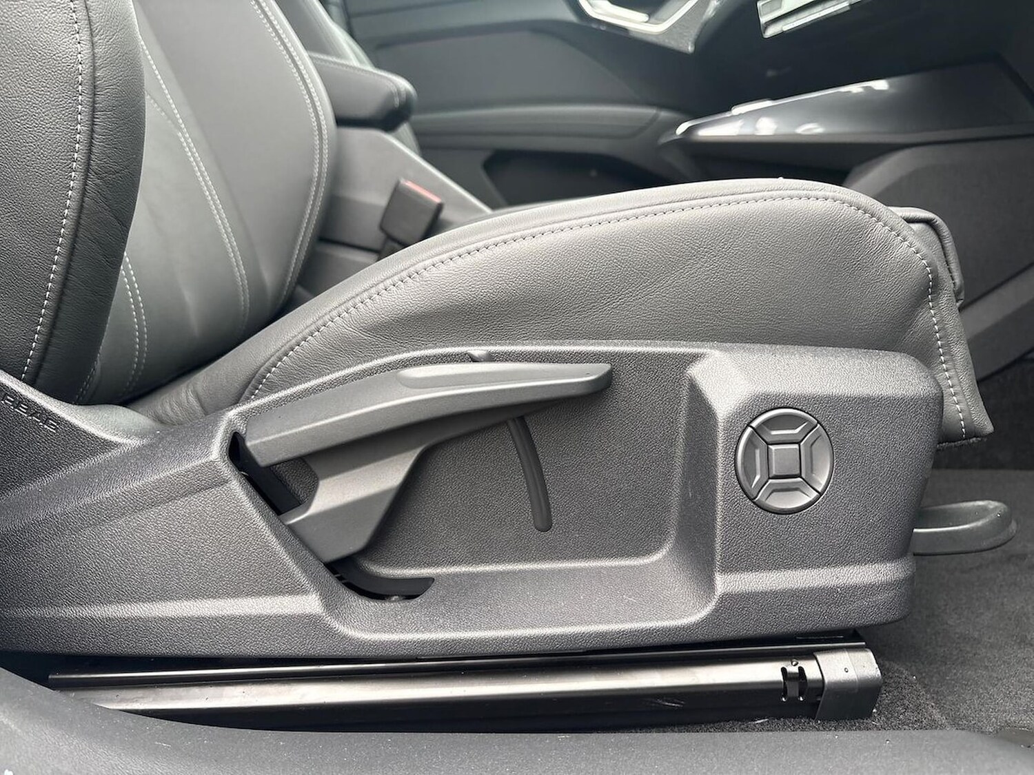 Used Audi Q4 e-tron 2025 for sale - 78192861: Photo 32