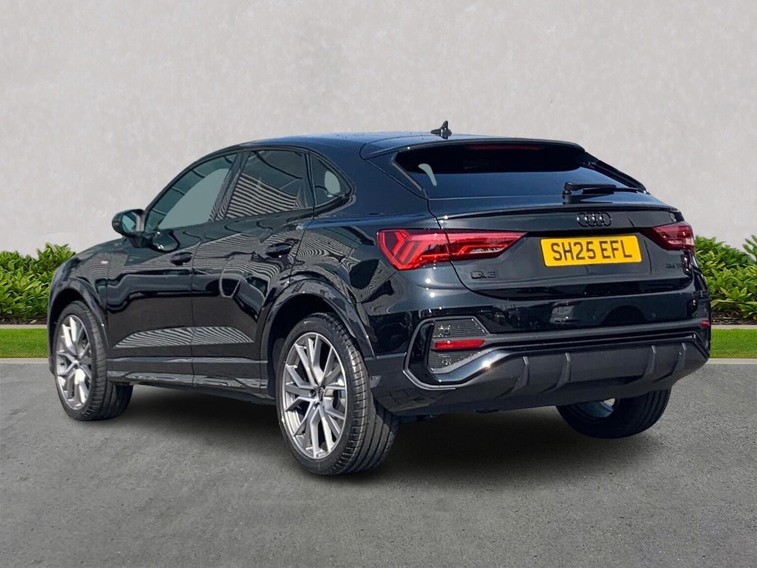 Used Audi Q3 2025 for sale - 76845235: Photo 2