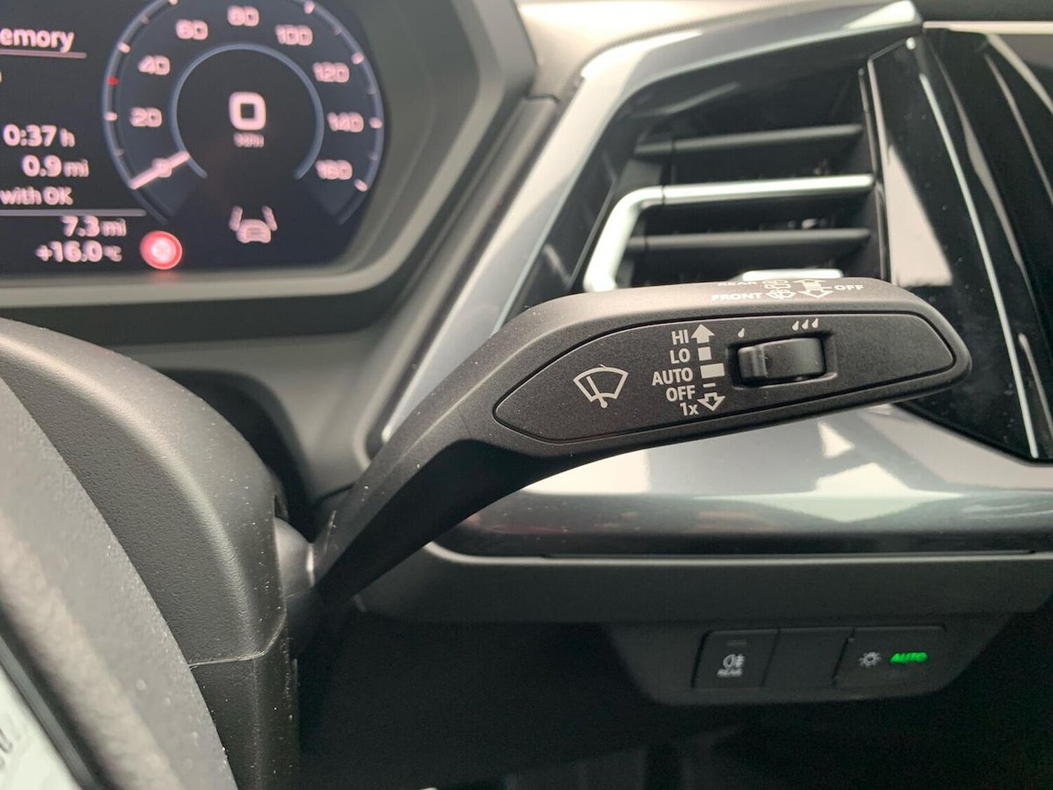 Used Audi Q4 e-tron 2025 for sale - 76637749: Photo 28