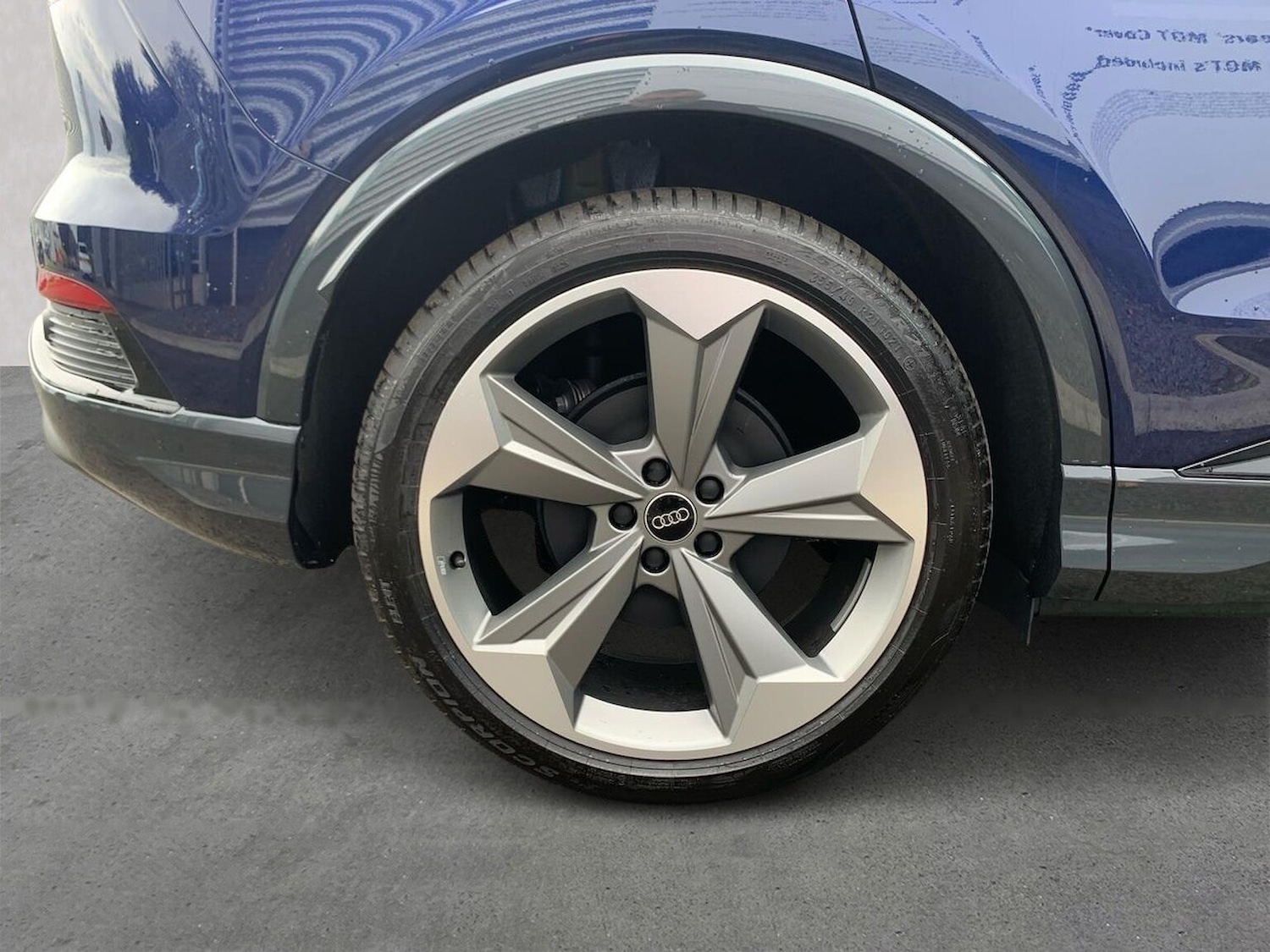 Used Audi Q4 e-tron 2025 for sale - 76637749: Photo 6