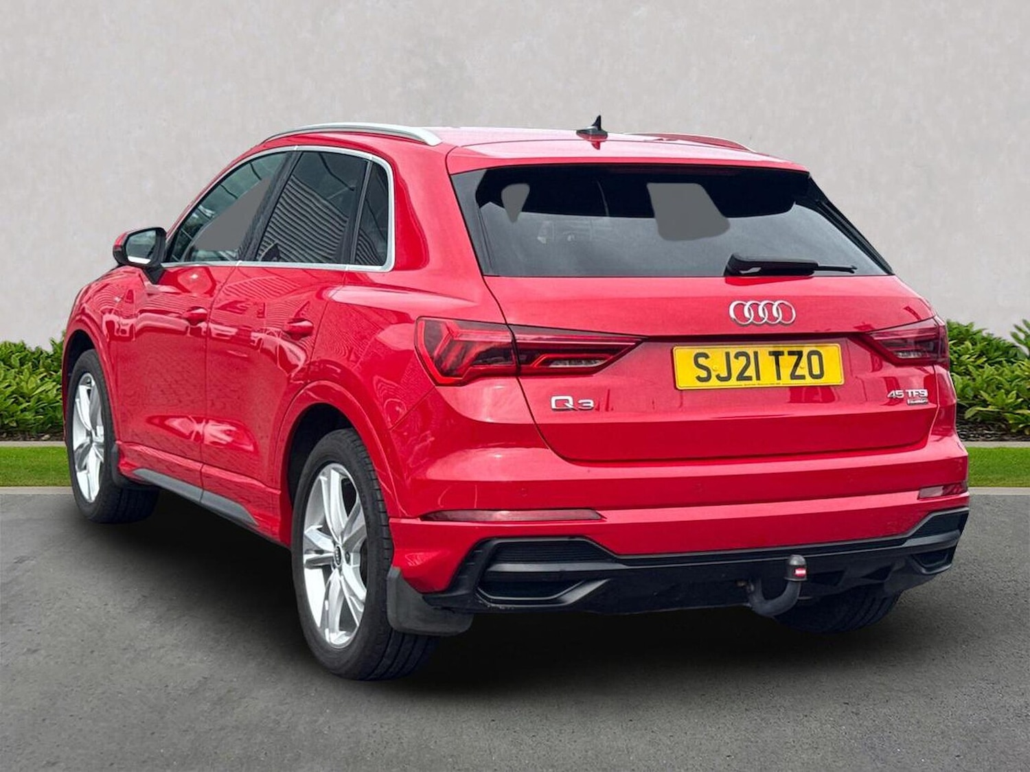 Used Audi Q3 2021 for sale - 76741181: Photo 2