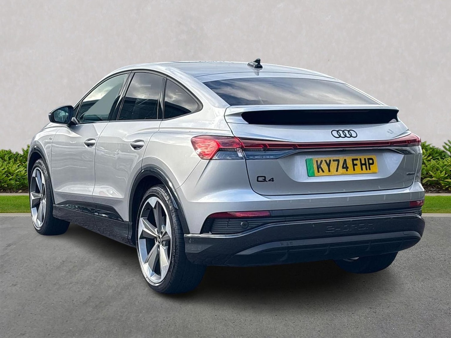 Used Audi Q4 e-tron 2024 for sale - 78192671: Photo 2