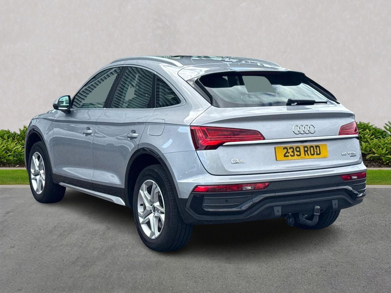 Used Audi Q5 2023 for sale - 76741199: Photo 2