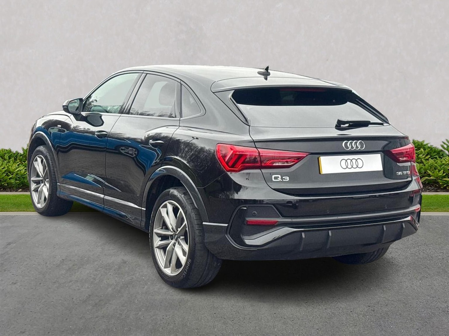 Used Audi Q3 2023 for sale - 78192691: Photo 2