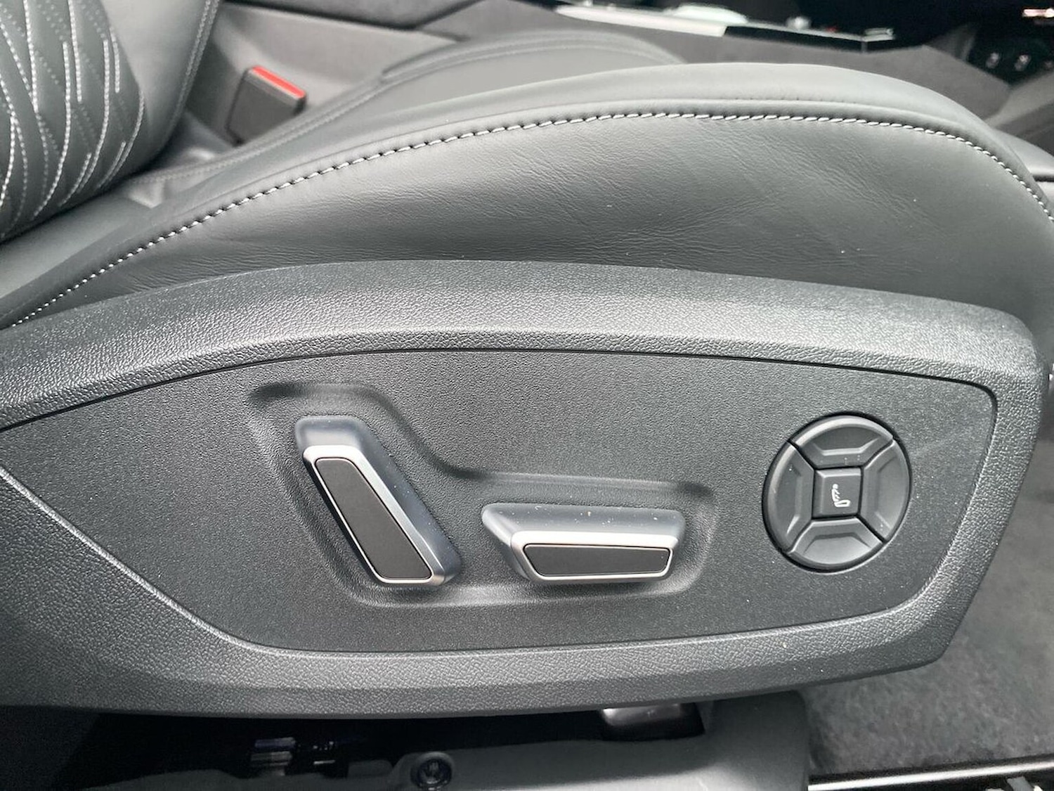 Used Audi Q6 e-tron 2025 for sale - 78192877: Photo 32